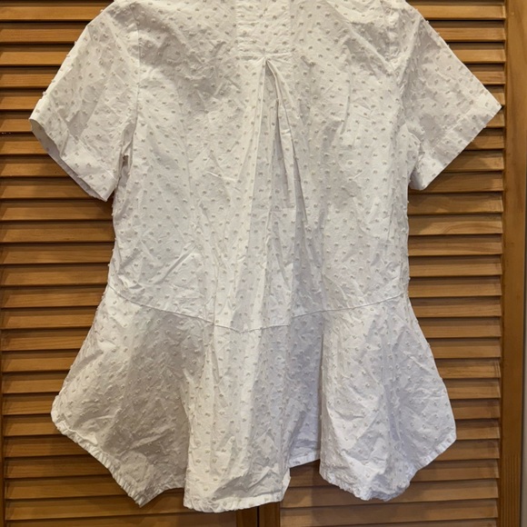 White Textured Button-Up Blouse - Picture 3 of 3